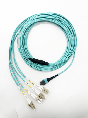 8 Core OM3 MTP® إلى LC كابل الألياف الضوئية الإناث Plenum Patch Cord 5m لمركز البيانات عالي الكثافة